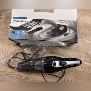 Like new brookstone deluxe car vacuum